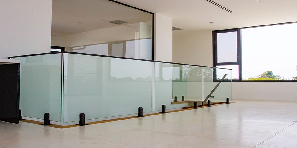 شیشه سکوریت 5و۶و۸و۱۰و۱۲و۱۵و۱۶ میل کد544