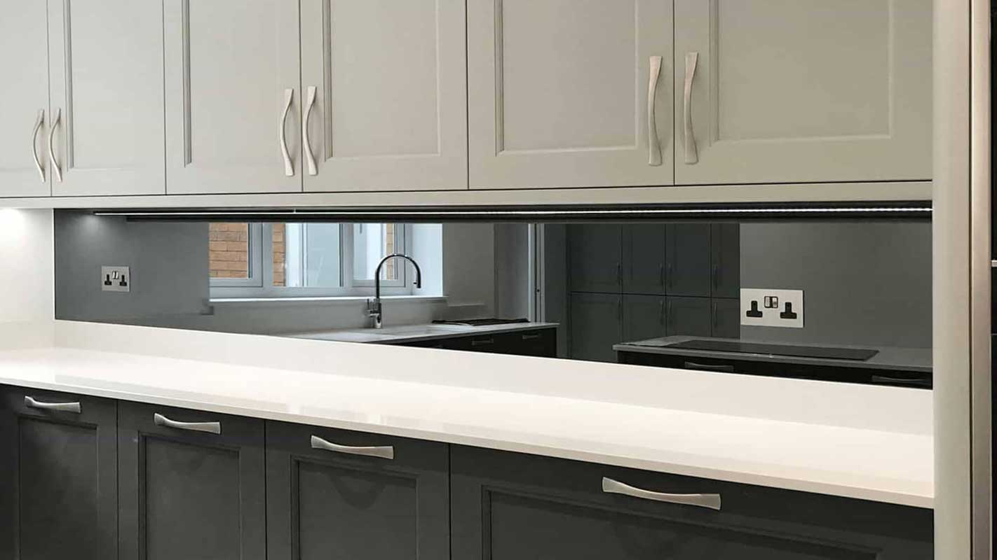 شیشه بین کابینتی