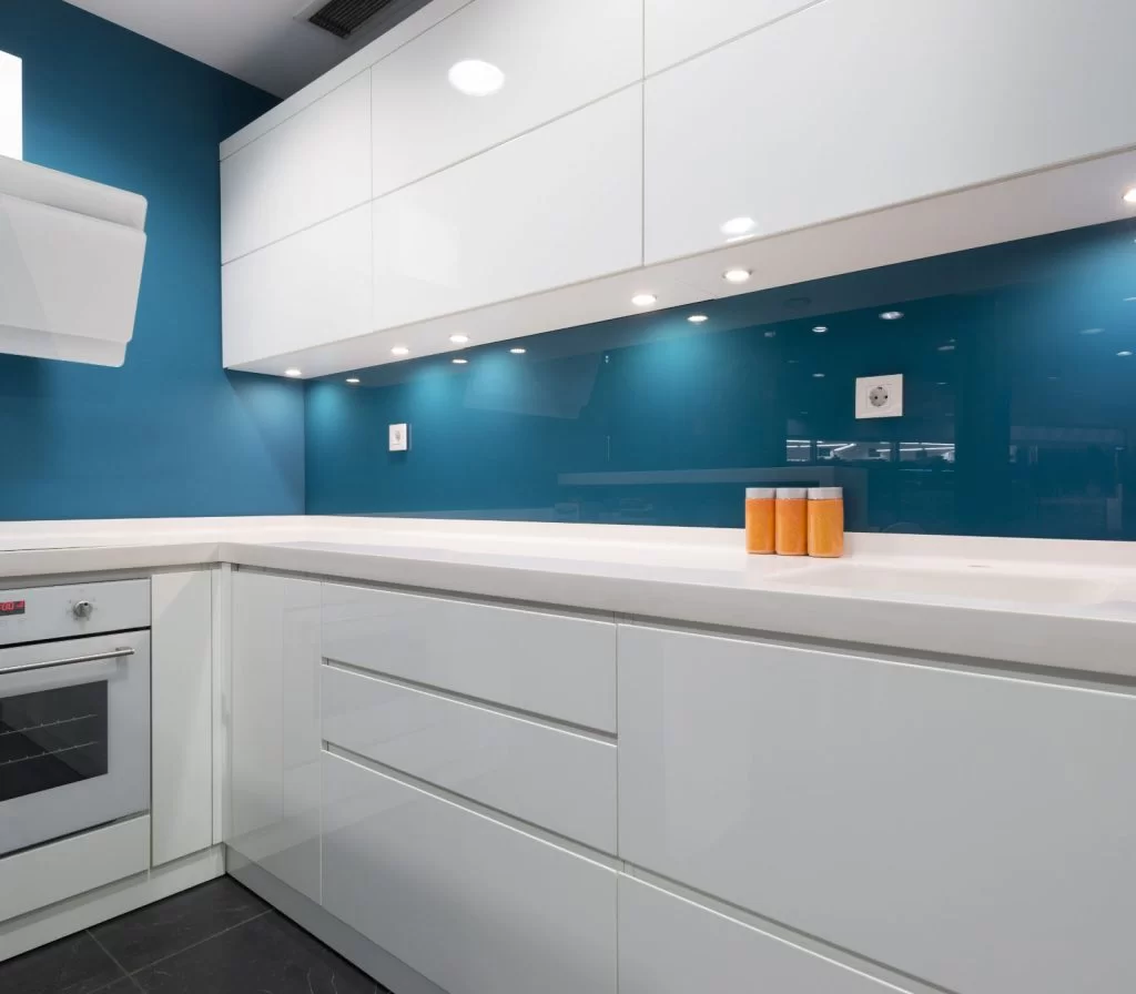 بین کابینتی شفاف