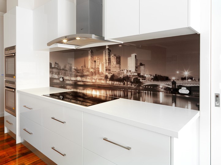 شیشه بین کابینتی مدرن